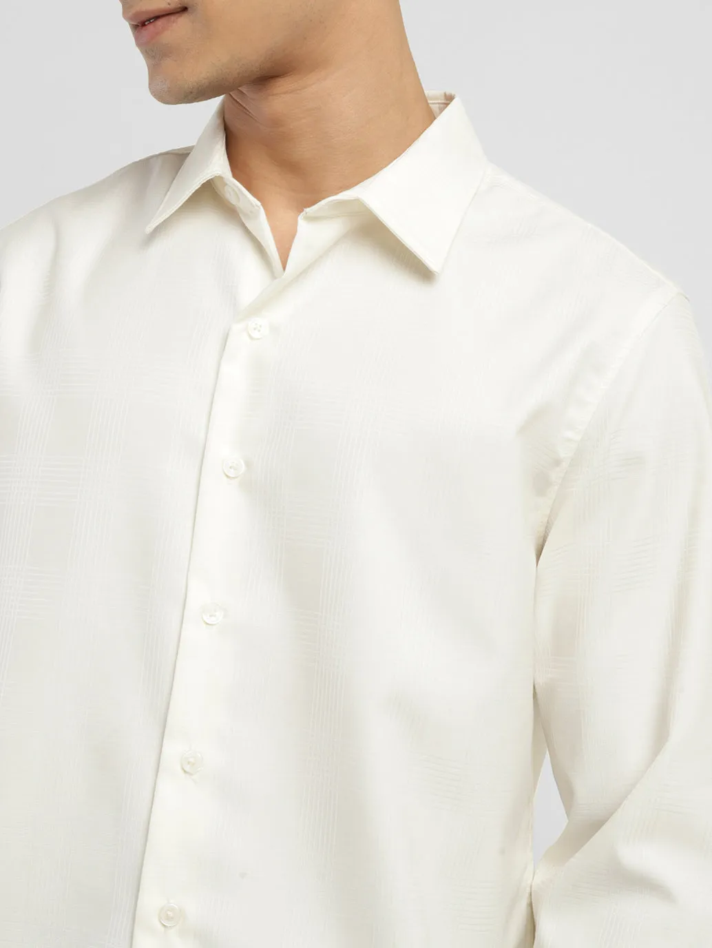 Men's Textured Spread Collar Shirt