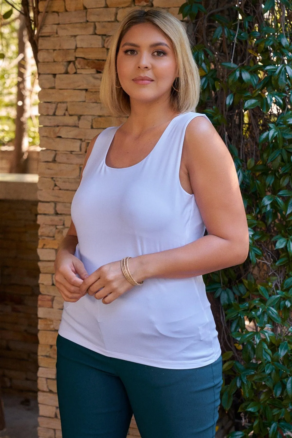 Plus Size Seamless Sleeveless Round Neck Tank Top